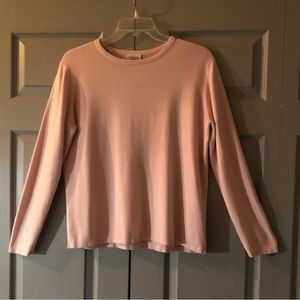 Crystal-Kobe pale pink sweater. Crew neck long sleeve no size label